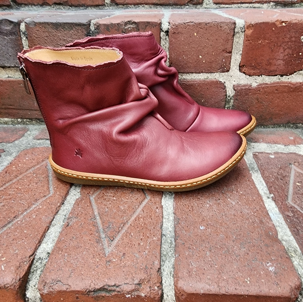 El Naturalista red leather booties size 6